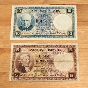 Icelandic Landsbanki Islands 10 Kronur & 5 Kronur Banknotes - Blue & Brown